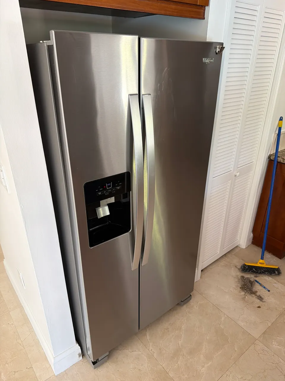Refrigerator repair by an Express Xpert technician in South Florida