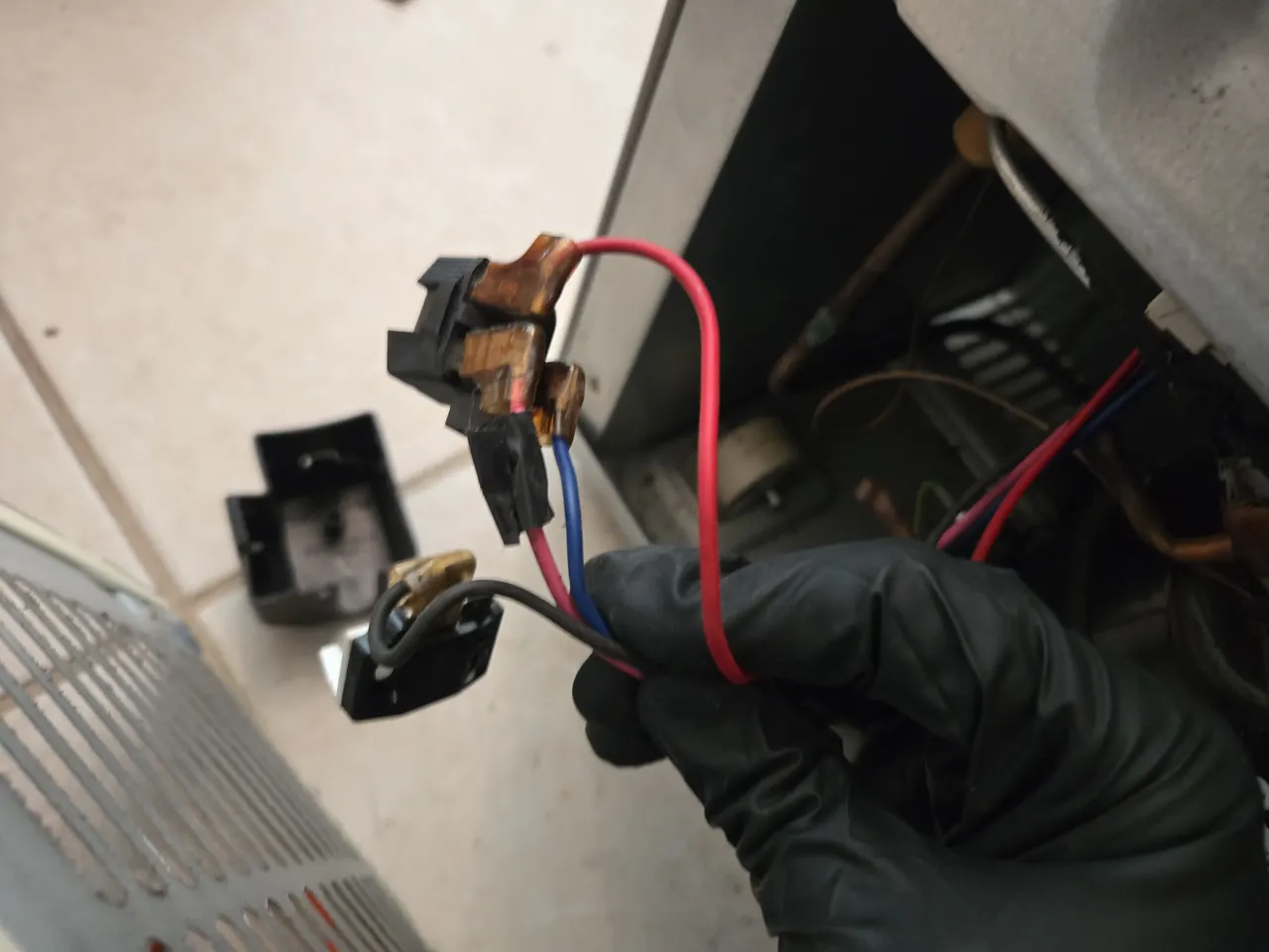 Refrigerator repair by an Express Xpert technician in South Florida